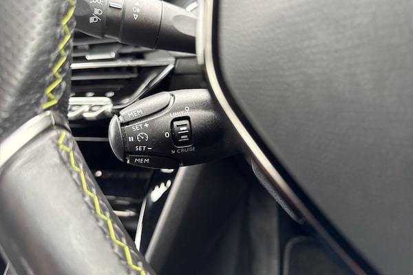 Used Peugeot E-208 2021 for sale - 76274690: Photo 41