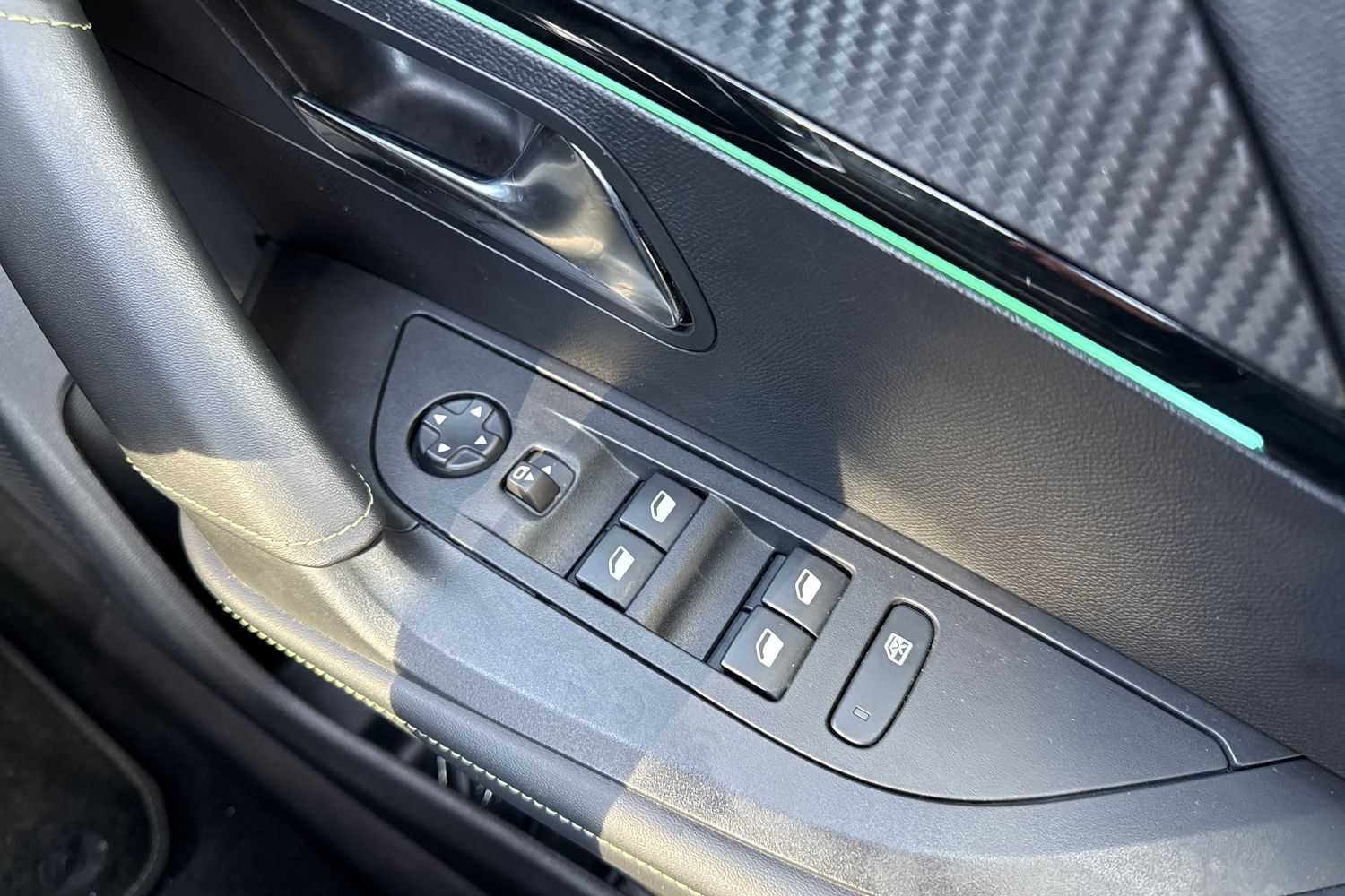 Used Peugeot 2008 2023 for sale - 76636929: Photo 42