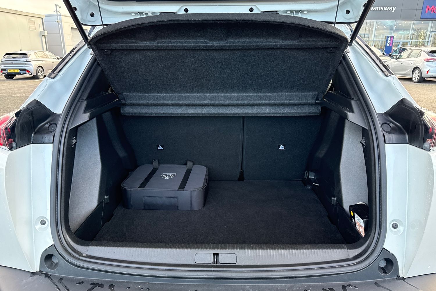 Used Peugeot 2008 2023 for sale - 76636929: Photo 6