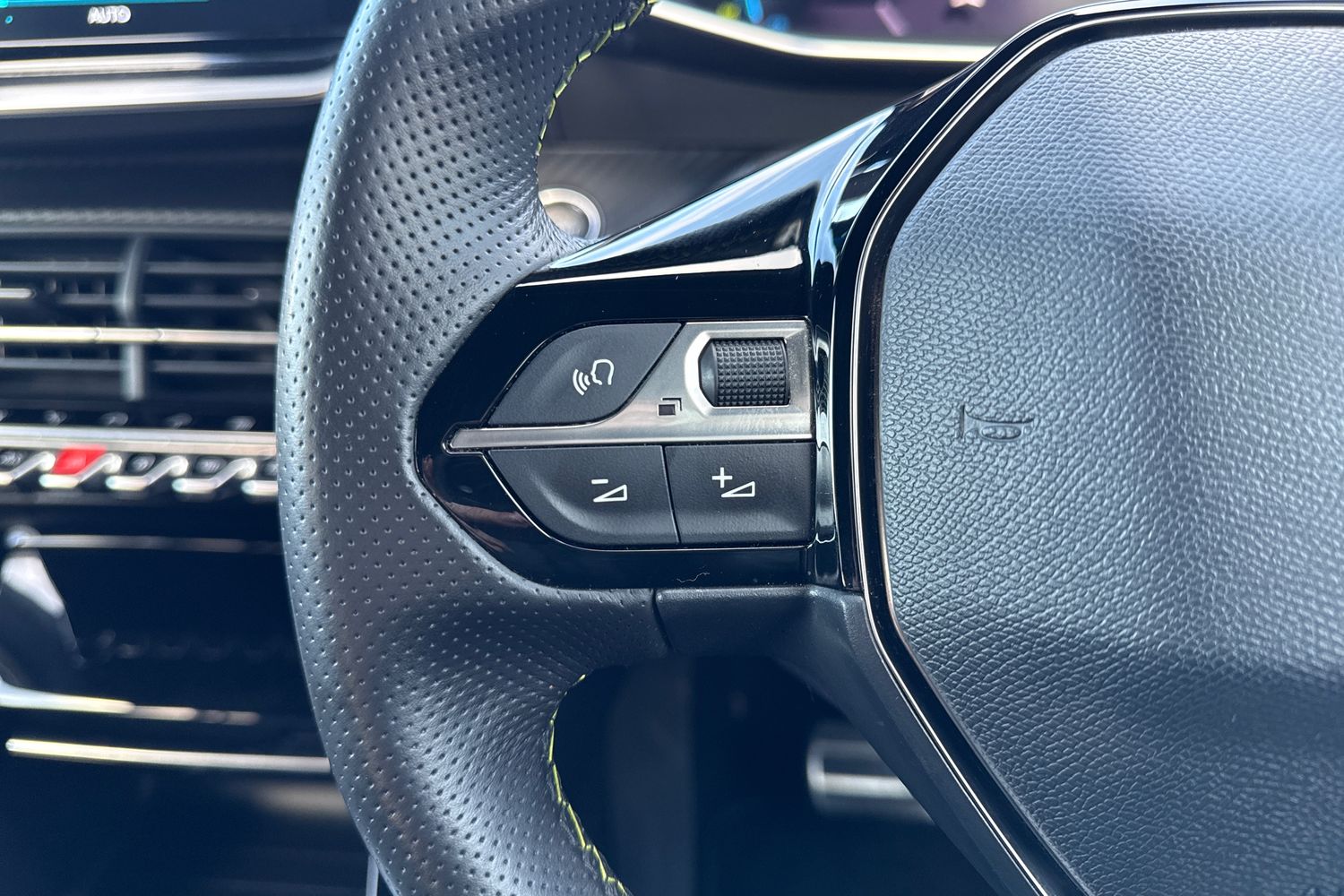 Used Peugeot 2008 2022 for sale - 77368654: Photo 40