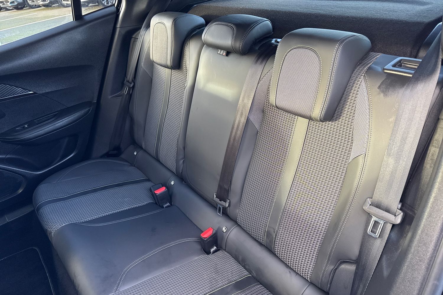 Used Peugeot E-2008 2022 for sale - 76902566: Photo 18