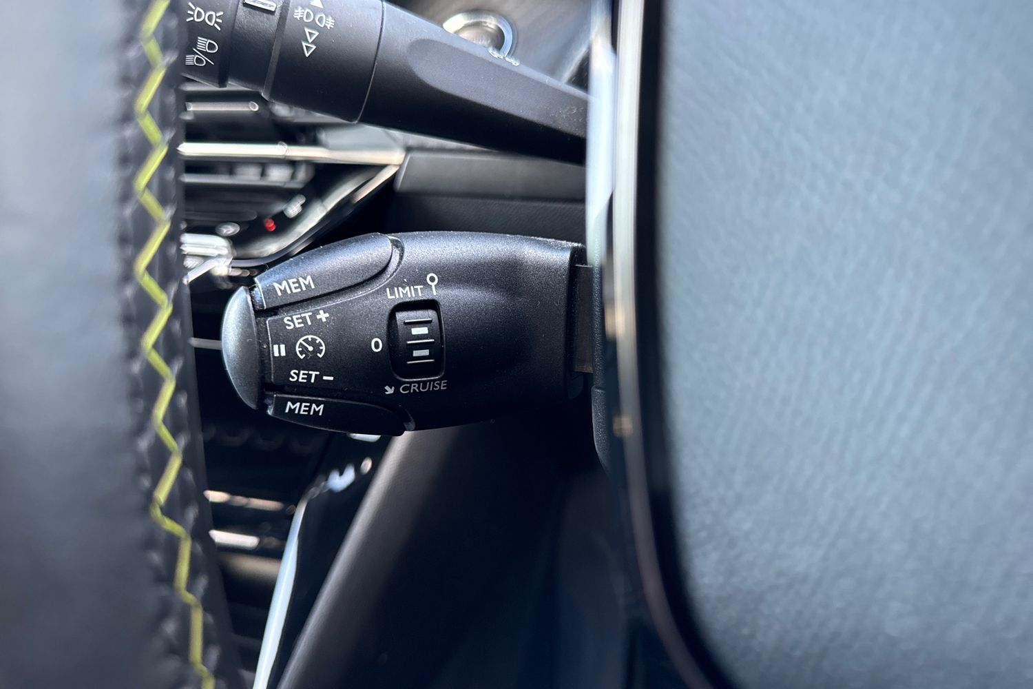 Used Peugeot E-2008 2022 for sale - 76902566: Photo 42