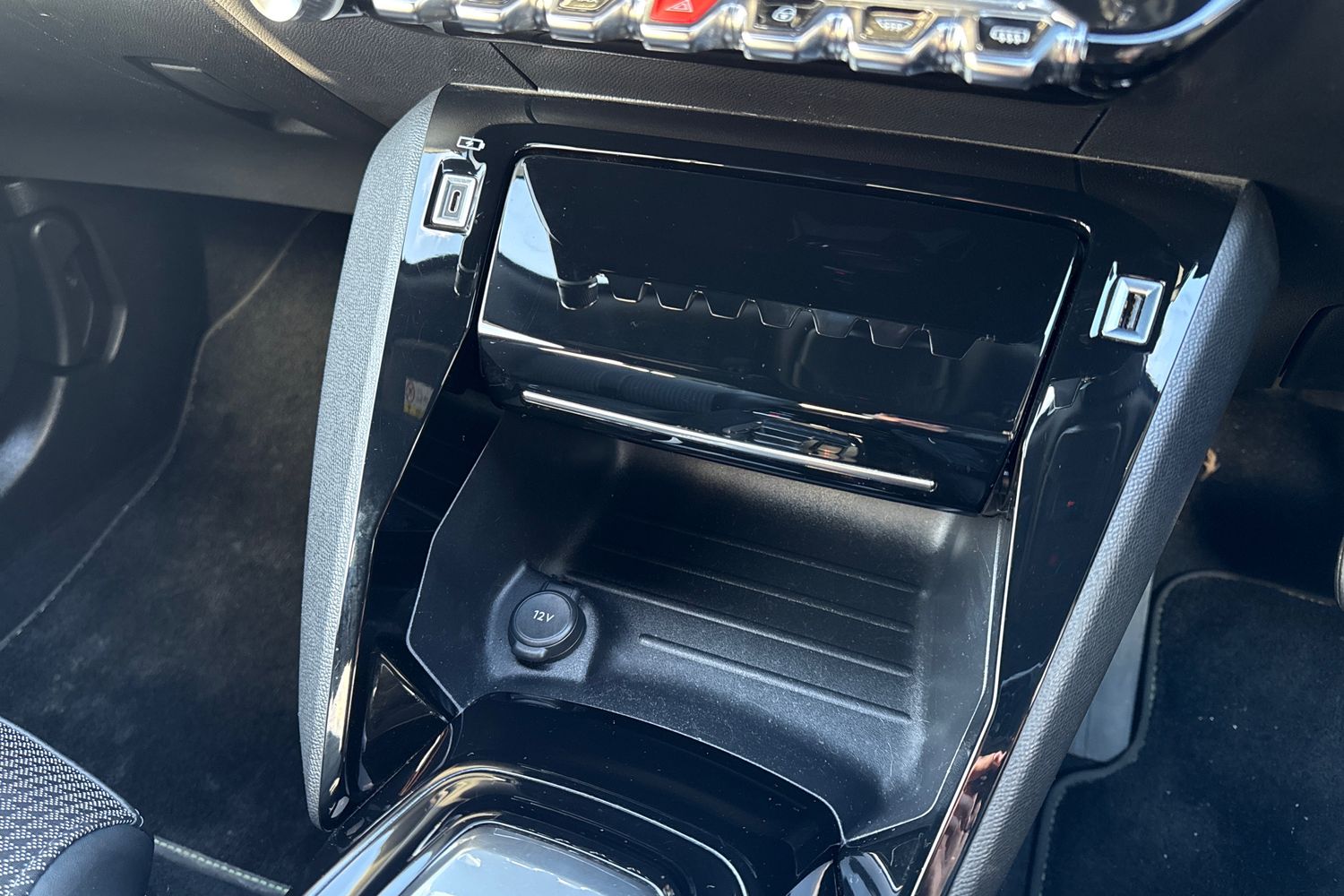 Used Peugeot E-2008 2022 for sale - 76902566: Photo 58