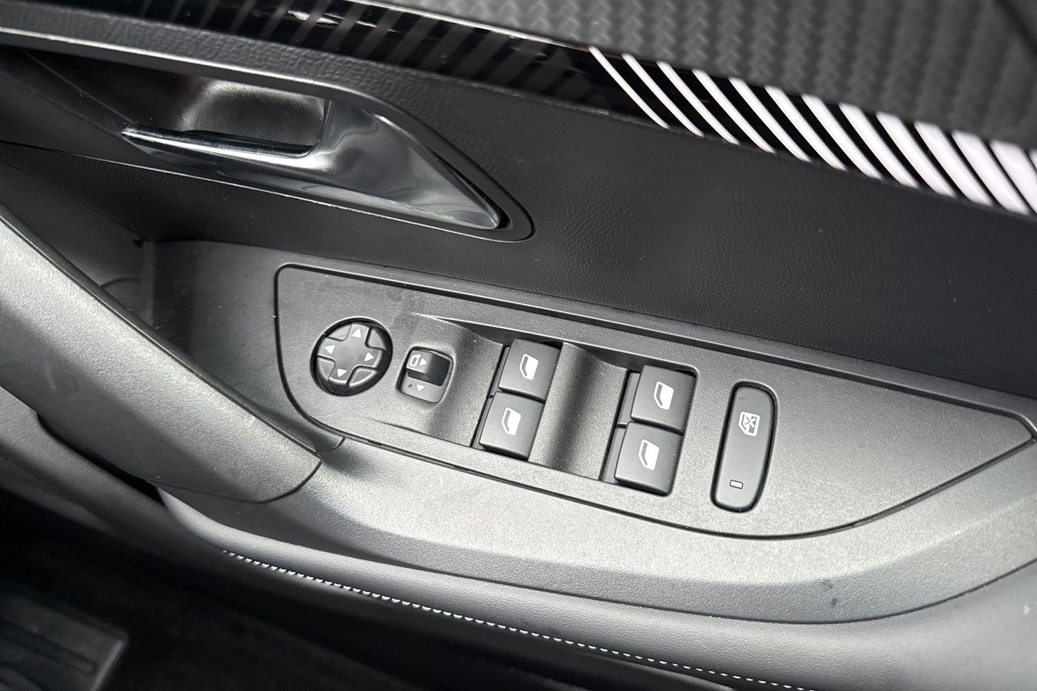 Used Peugeot 2008 2024 for sale - 77443935: Photo 40