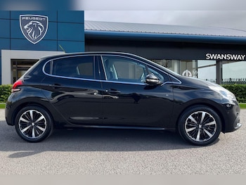Used Peugeot 208 2019 for sale - 75825180: Photo