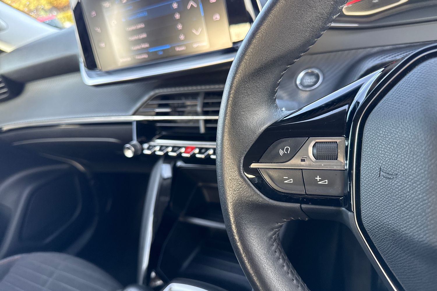 Used Peugeot 2008 2022 for sale - 76416609: Photo 36