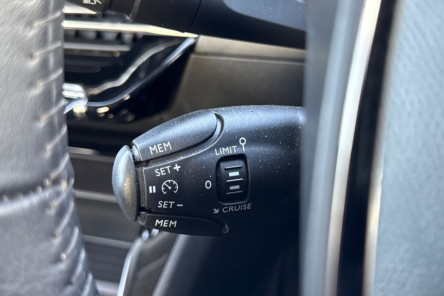 Used Peugeot 2008 2022 for sale - 76416609: Photo 40