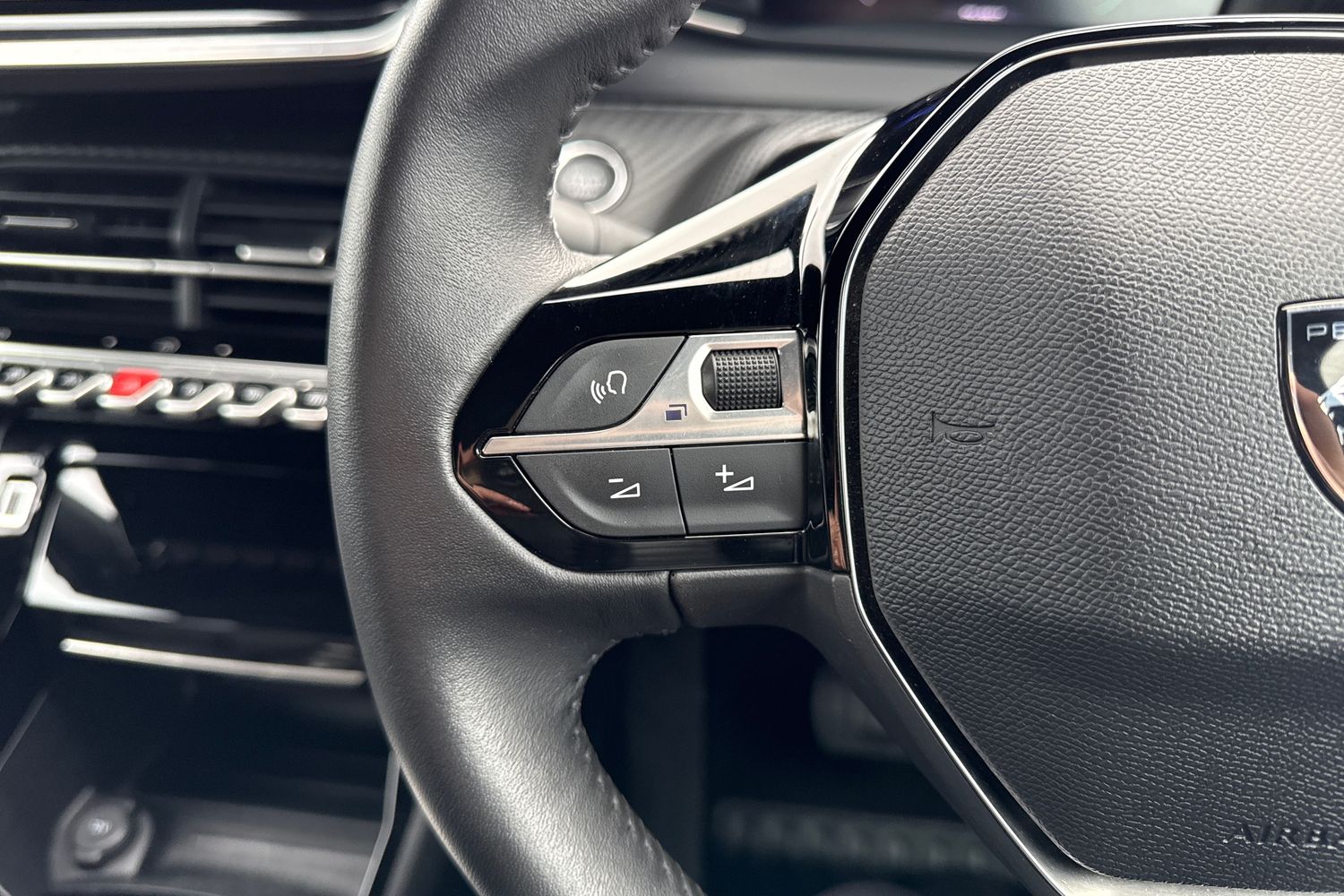 Used Peugeot 2008 2024 for sale - 77520327: Photo 27