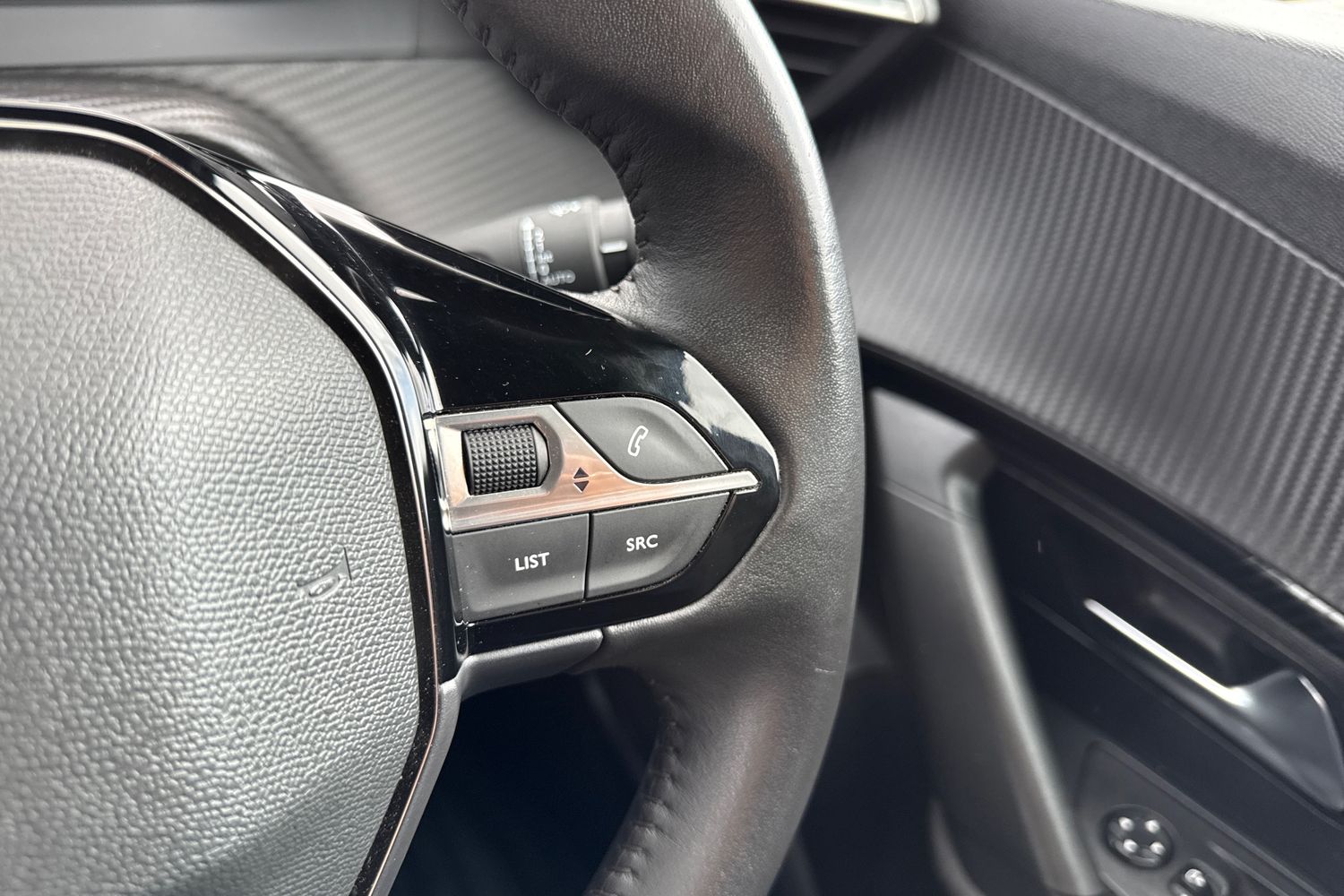 Used Peugeot 2008 2022 for sale - 76553392: Photo 37