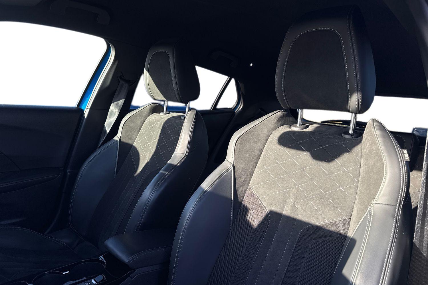 Used Peugeot E-2008 2022 for sale - 76782959: Photo 15