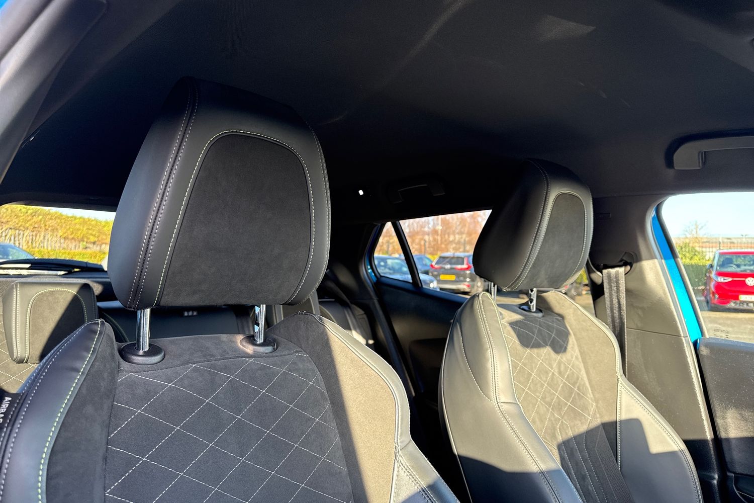 Used Peugeot E-2008 2022 for sale - 76782959: Photo 23