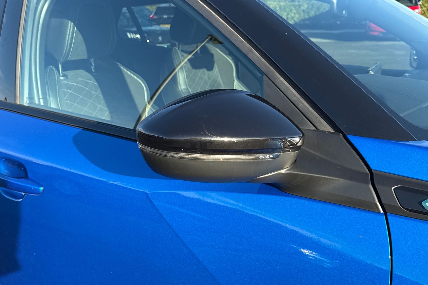 Used Peugeot E-2008 2022 for sale - 76782959: Photo 35