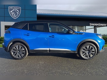 Used Peugeot E-2008 2022 for sale - 76782959: Photo