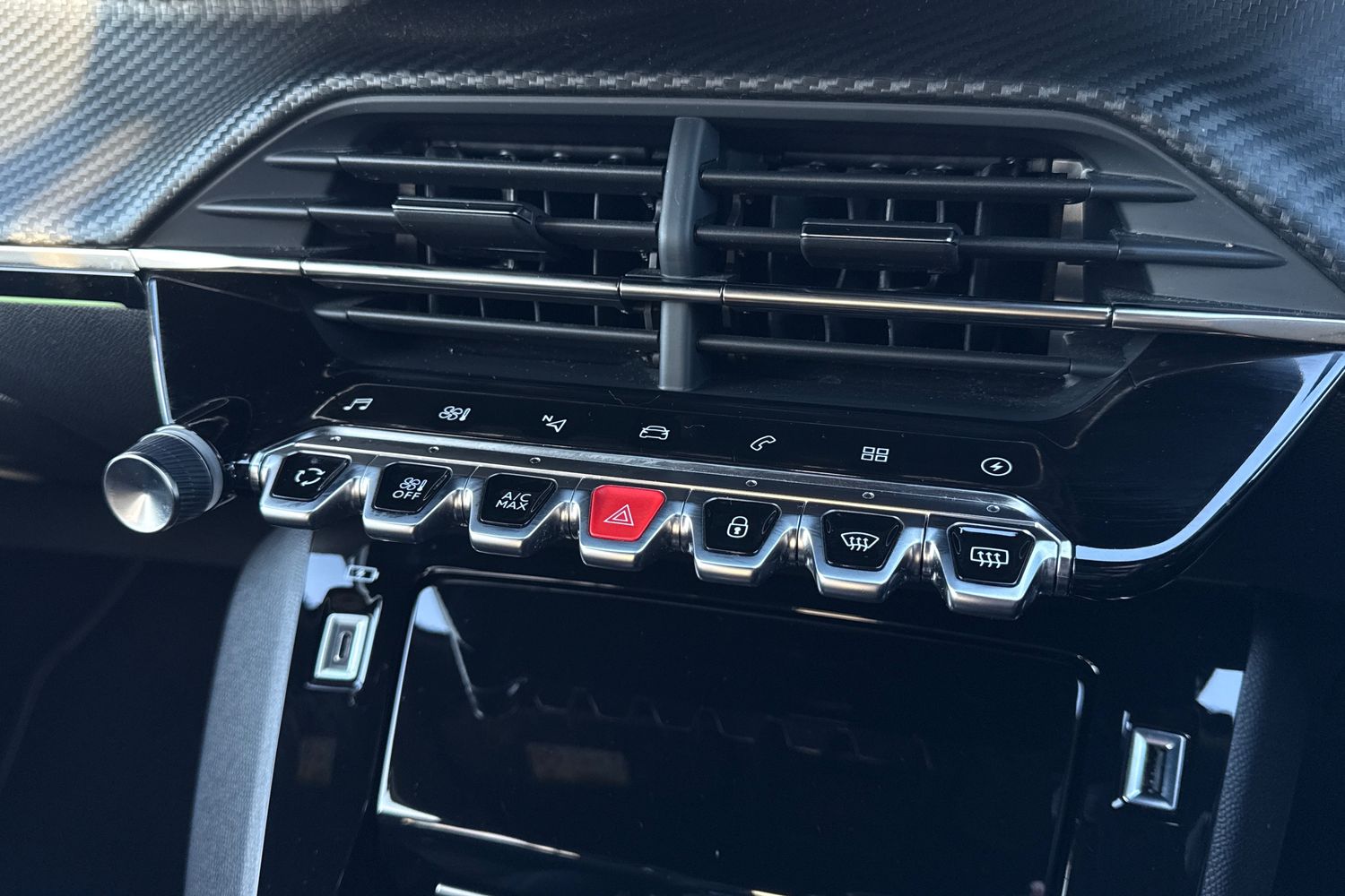 Used Peugeot E-2008 2022 for sale - 76782959: Photo 56