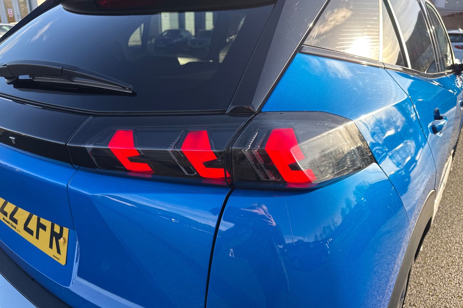 Used Peugeot E-2008 2022 for sale - 76782959: Photo 7