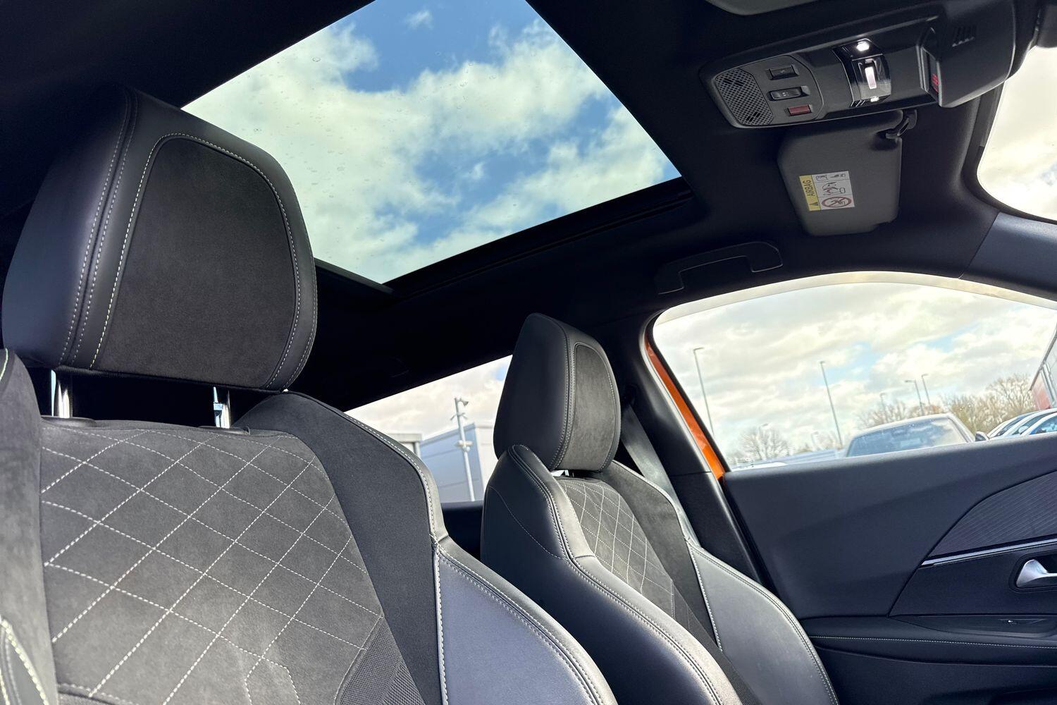 Used Peugeot E-2008 2022 for sale - 77919283: Photo 21