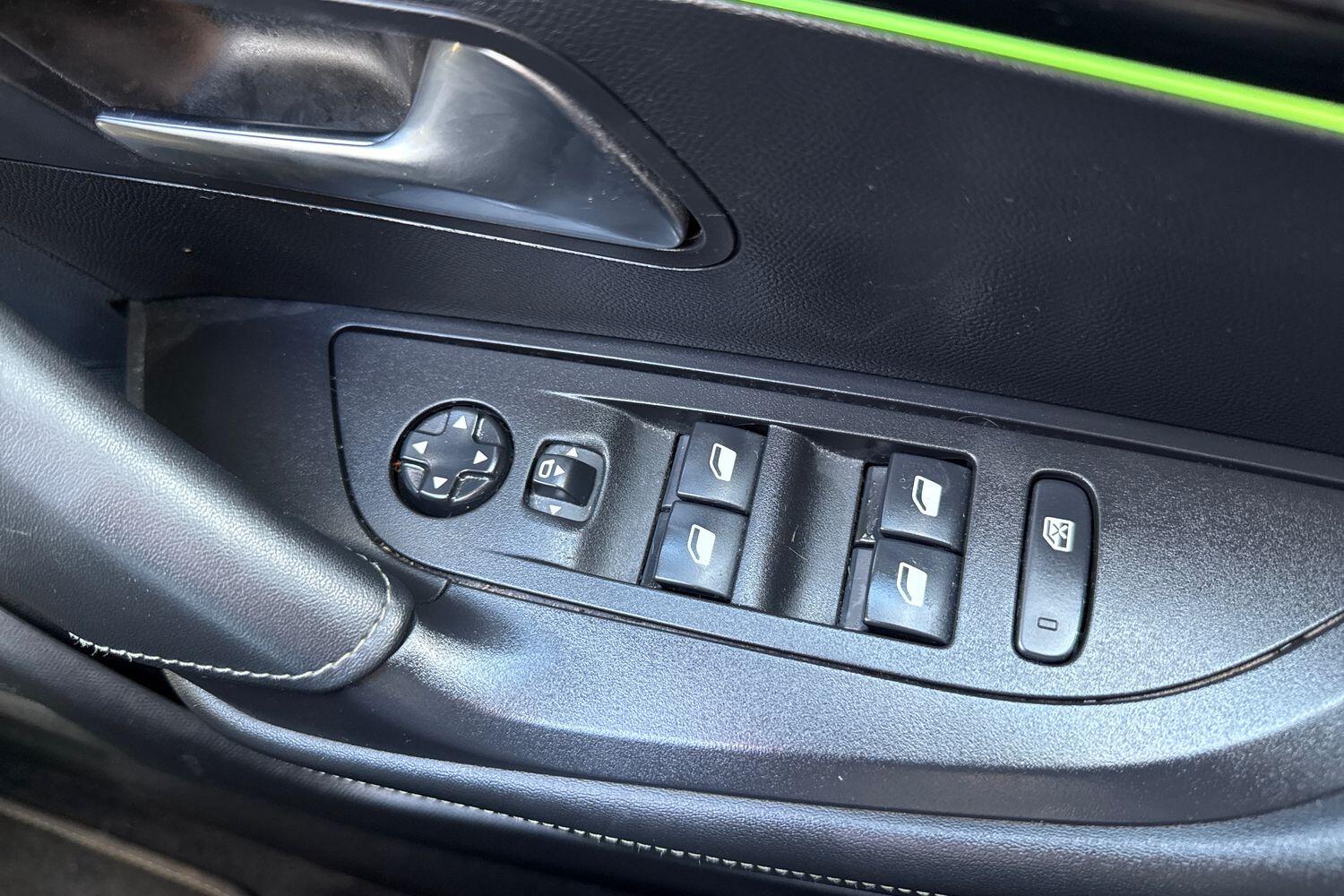 Used Peugeot E-2008 2022 for sale - 77919283: Photo 43