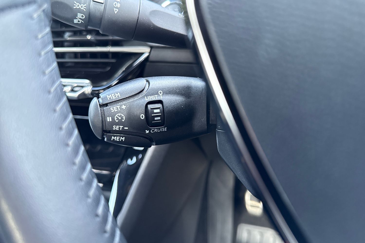 Used Peugeot 2008 2023 for sale - 77943677: Photo 40