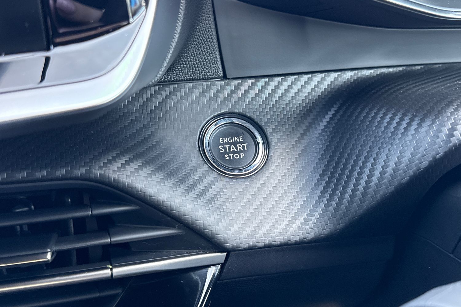 Used Peugeot 2008 2023 for sale - 77943677: Photo 54