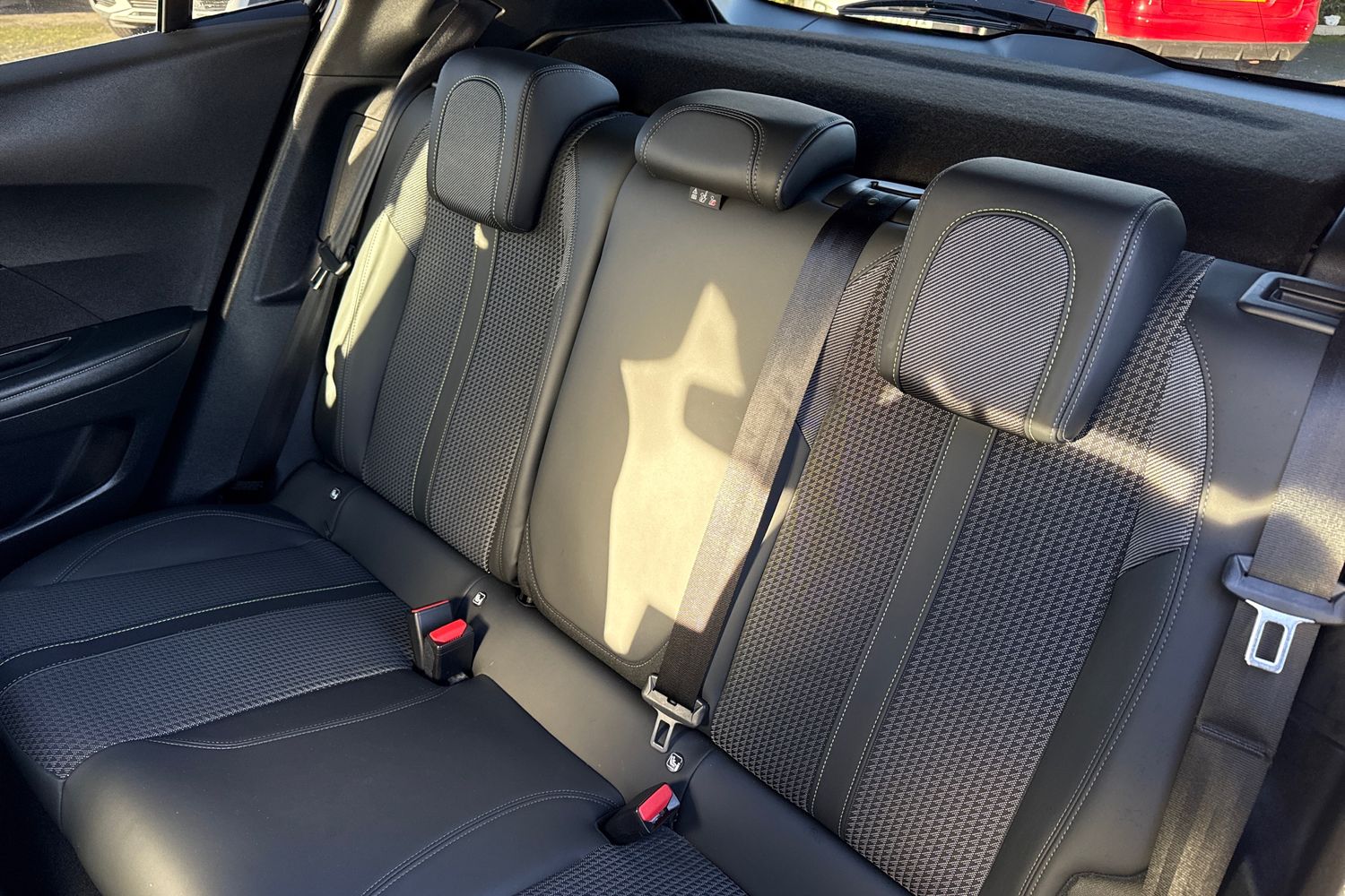 Used Peugeot E-2008 2022 for sale - 76789588: Photo 18