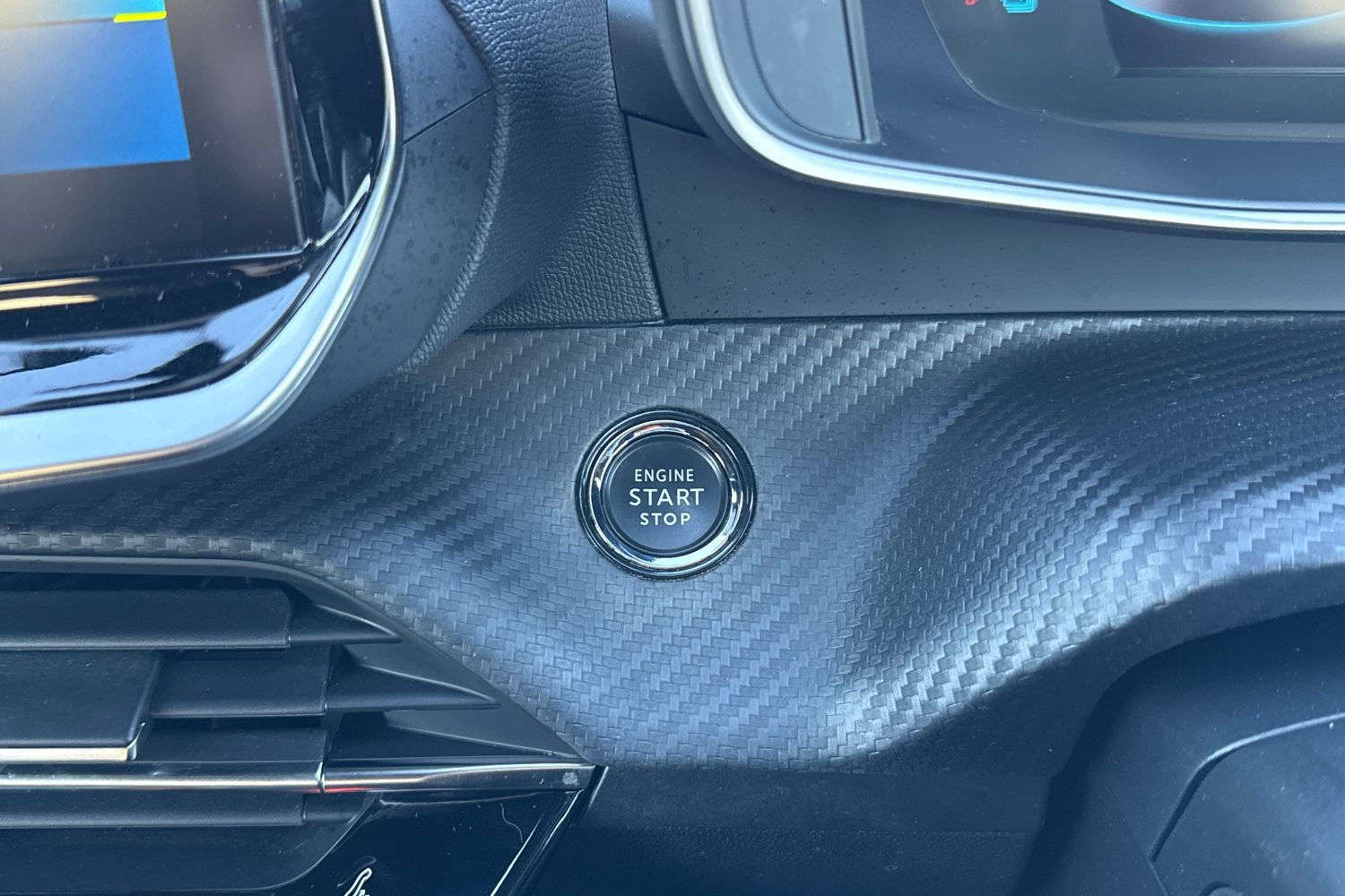 Used Peugeot E-2008 2022 for sale - 76789588: Photo 45