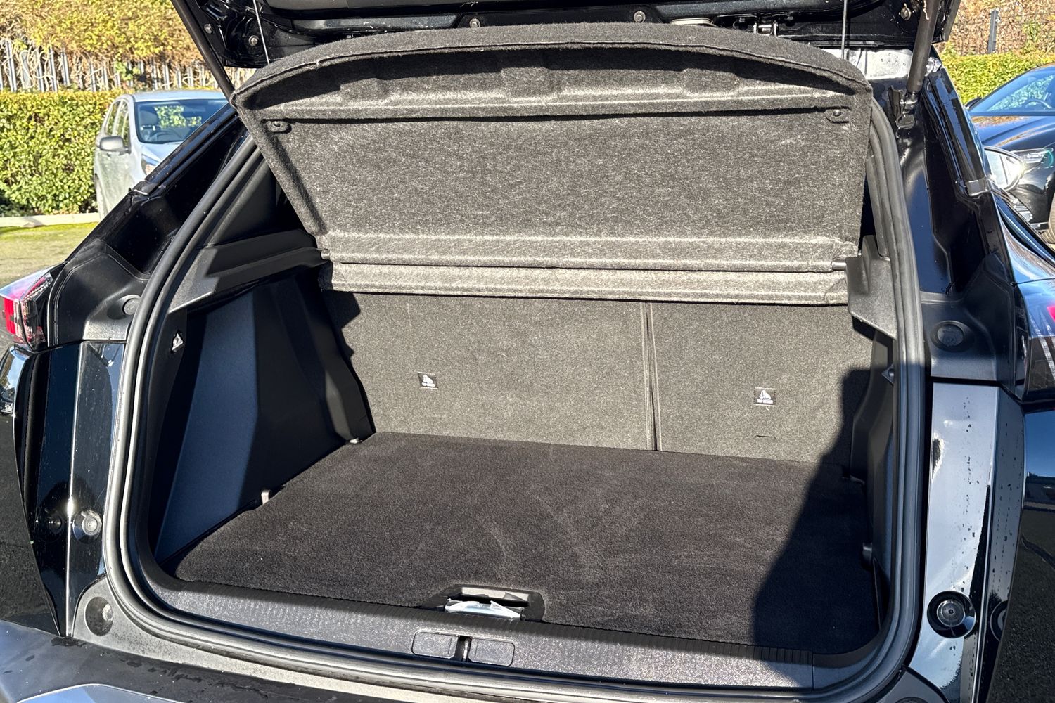 Used Peugeot E-2008 2022 for sale - 76789588: Photo 6