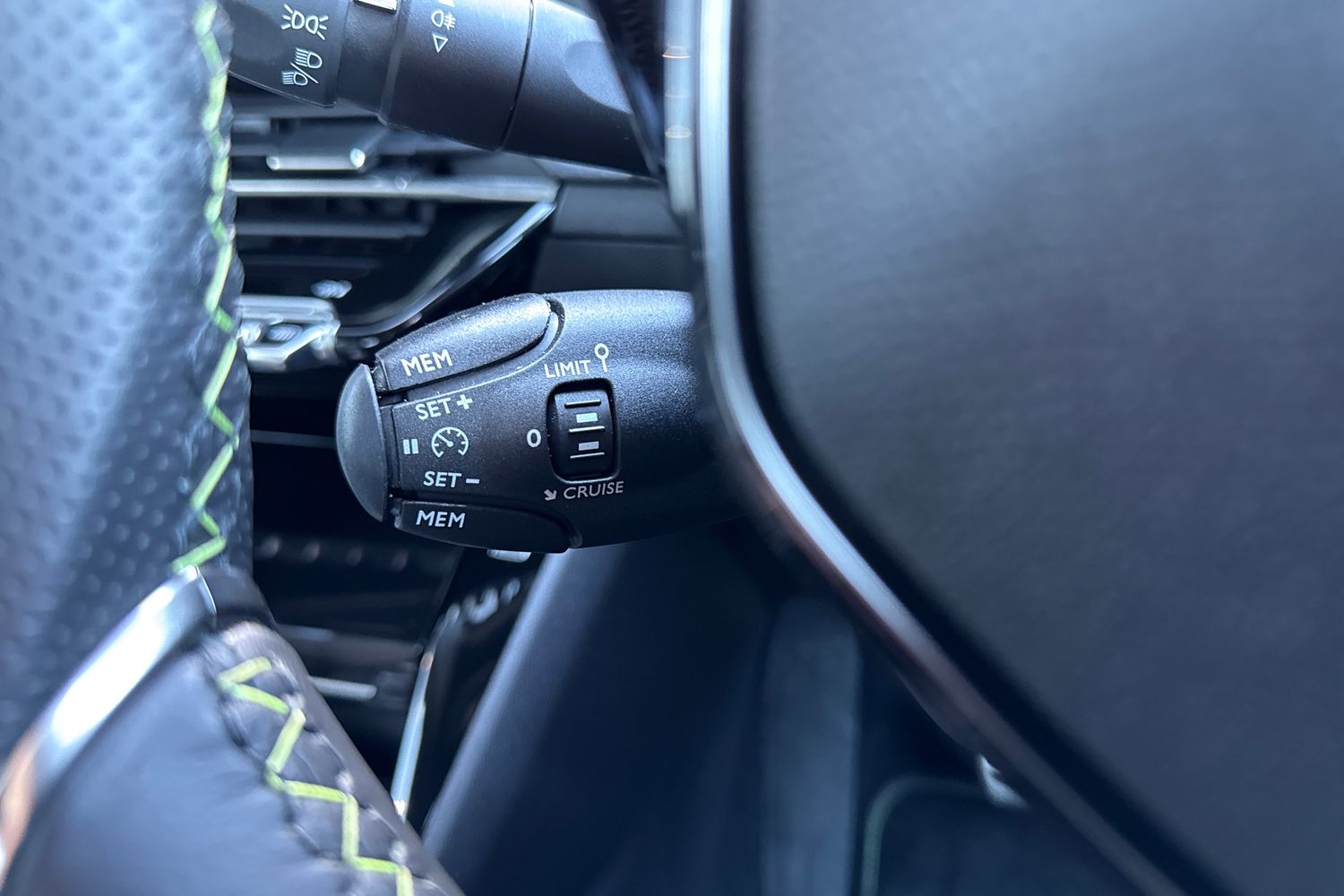 Used Peugeot E-2008 2024 for sale - 77382488: Photo 40