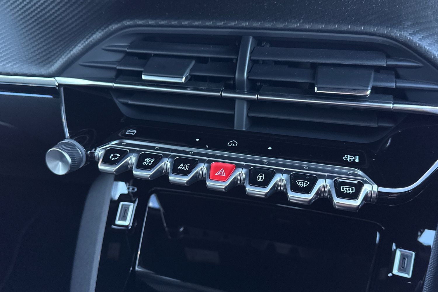 Used Peugeot E-2008 2024 for sale - 77382488: Photo 53