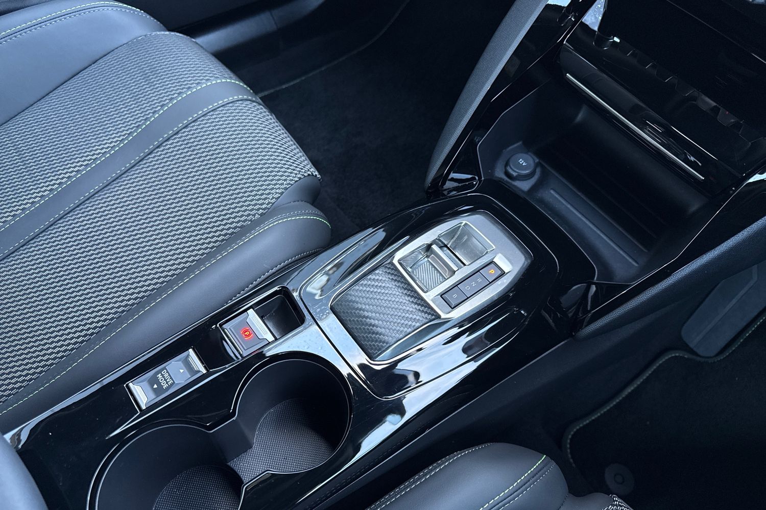 Used Peugeot E-2008 2024 for sale - 77382488: Photo 56