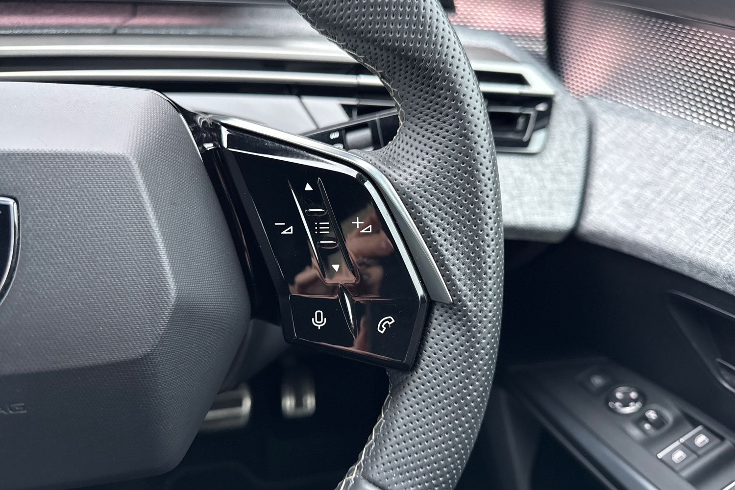 Used Peugeot 3008 2024 for sale - 76553591: Photo 39