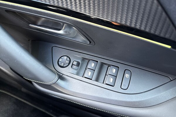 Used Peugeot 2008 2023 for sale - 76057585: Photo 40