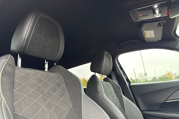 Used Peugeot E-2008 2022 for sale - 76274817: Photo 23