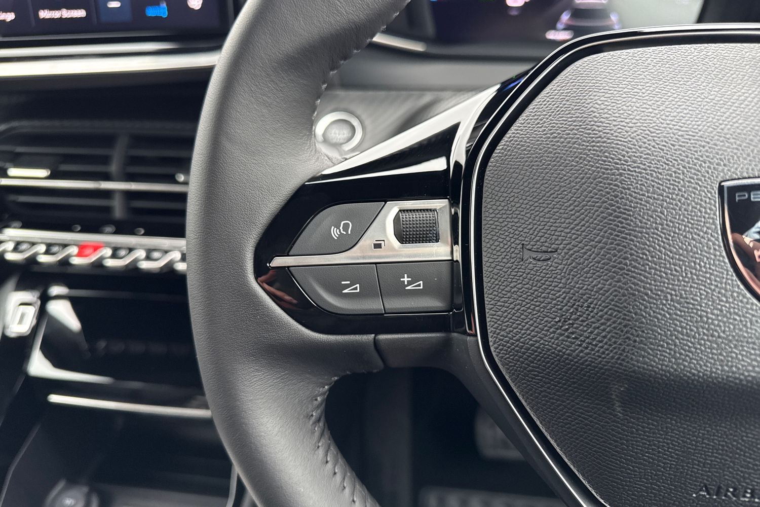 Used Peugeot 2008 2024 for sale - 77282185: Photo 38