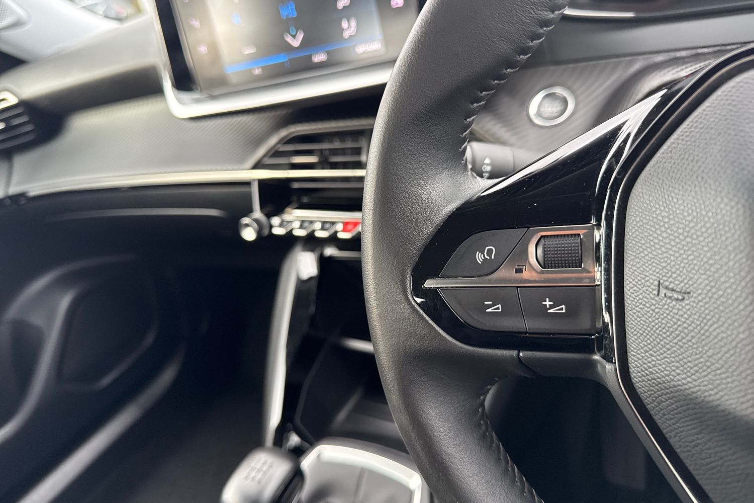 Used Peugeot 2008 2022 for sale - 76546139: Photo 35