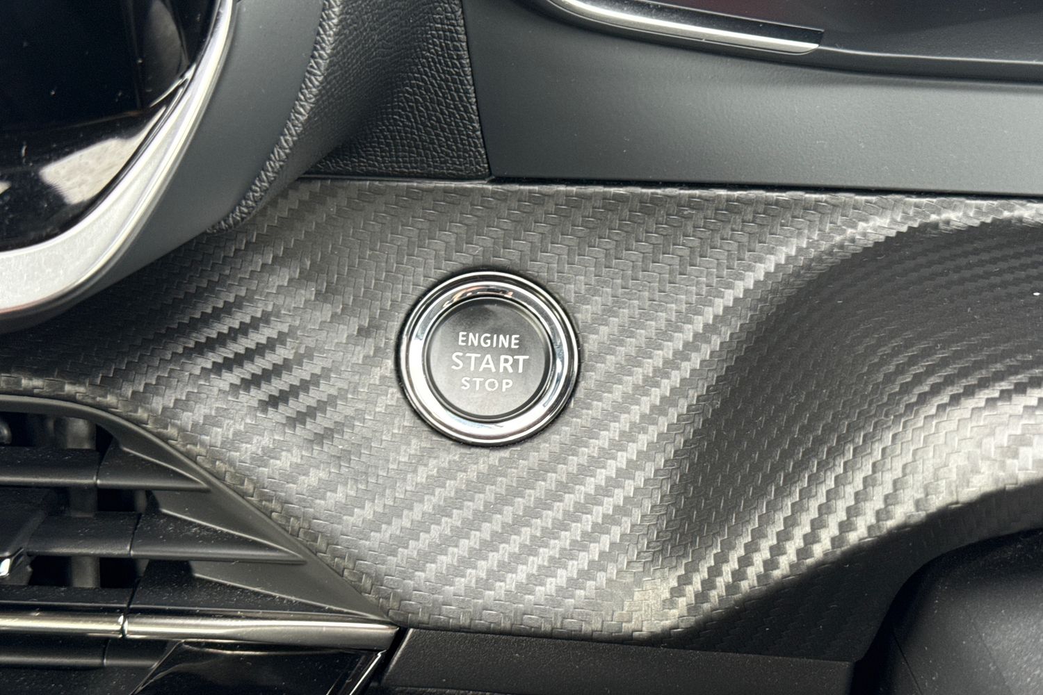 Used Peugeot 2008 2022 for sale - 76546139: Photo 40