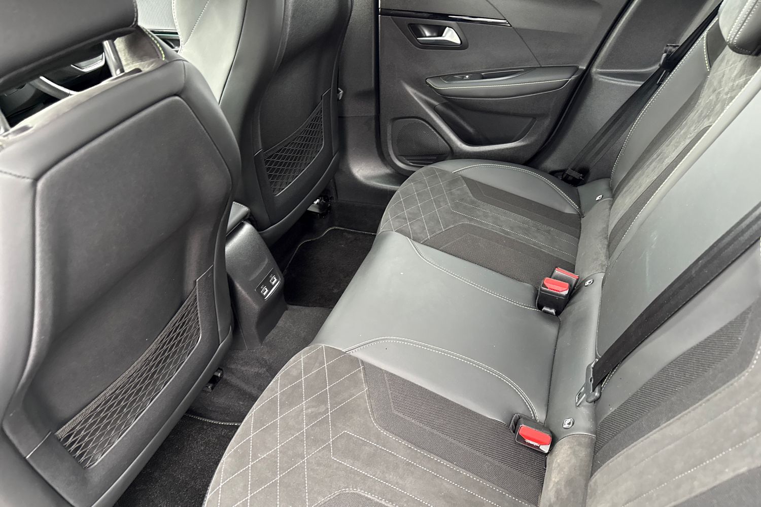 Used Peugeot E-208 2022 for sale - 77886370: Photo 36