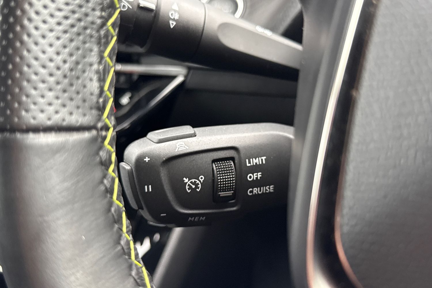 Used Peugeot E-208 2022 for sale - 77886370: Photo 42