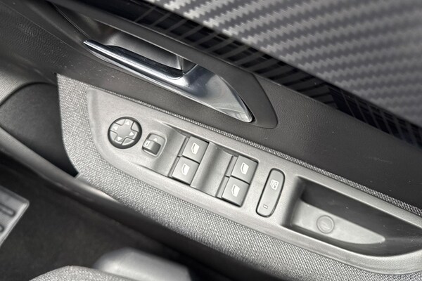 Used Peugeot 208 2025 for sale - 76232549: Photo 42