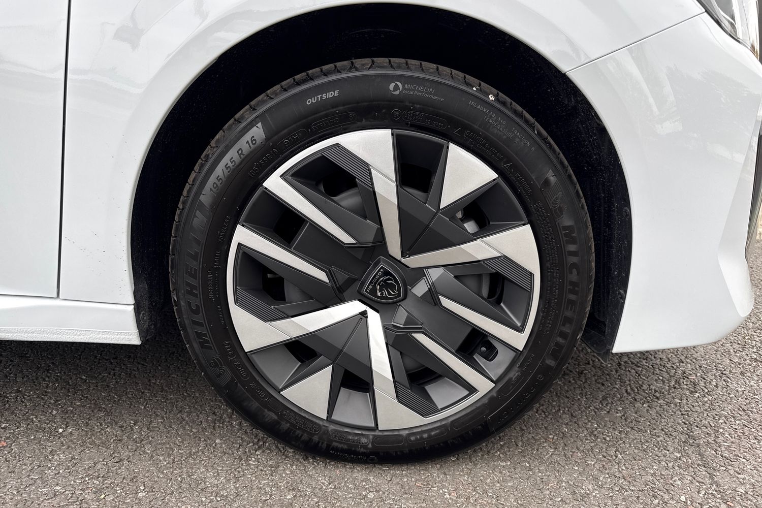 Used Peugeot 208 2025 for sale - 76232549: Photo 9