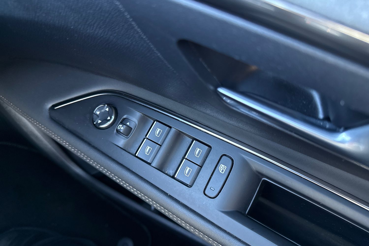 Used Peugeot 3008 2023 for sale - 77355408: Photo 43