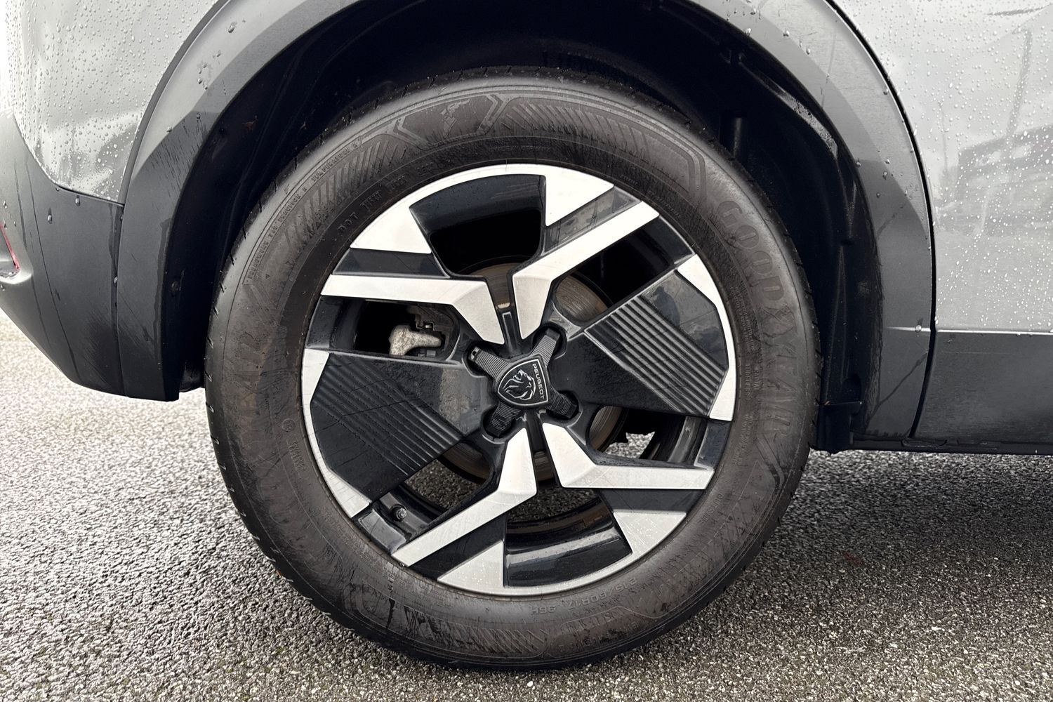 Used Peugeot E-2008 2023 for sale - 77158973: Photo 11