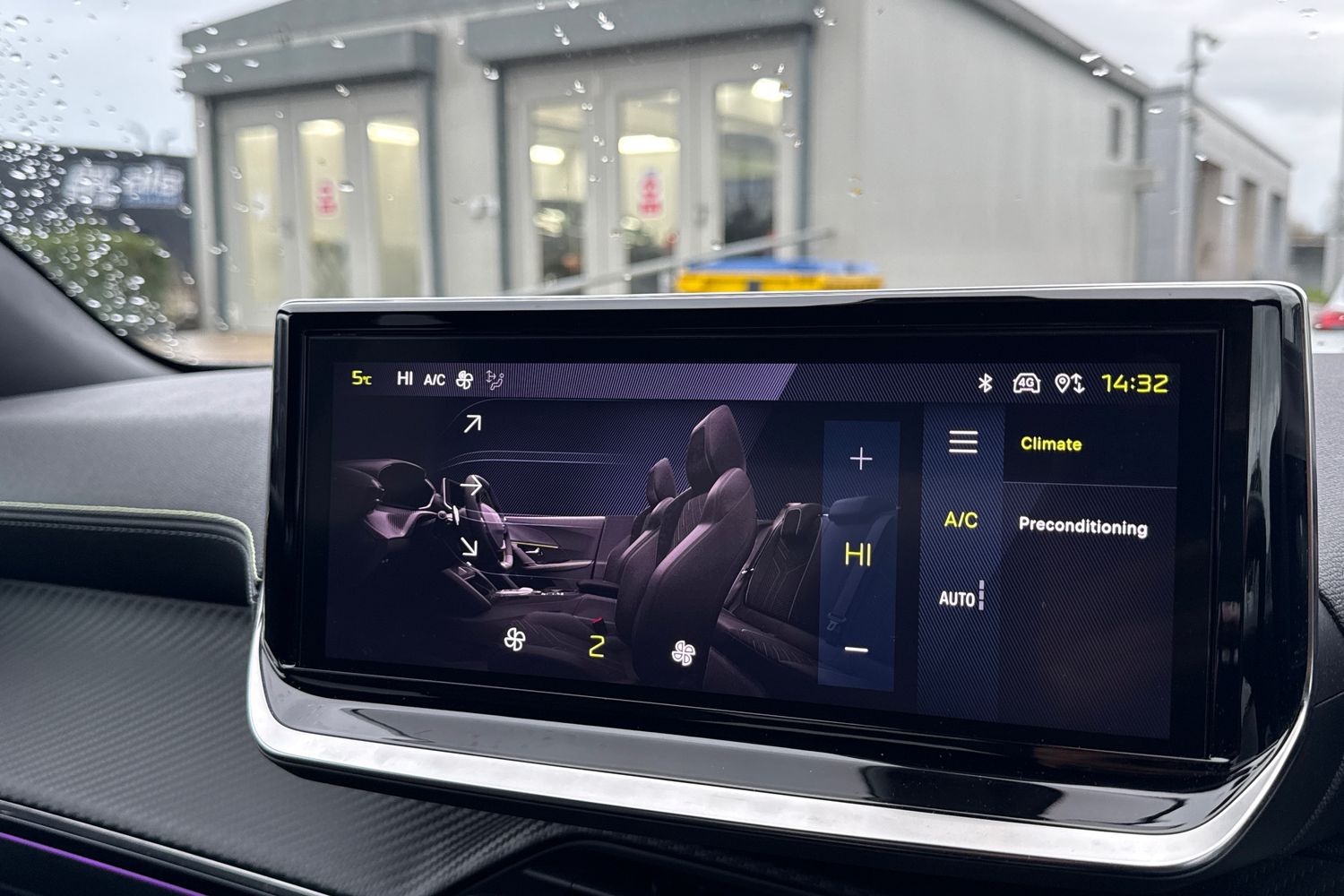 Used Peugeot E-2008 2023 for sale - 77158973: Photo 22