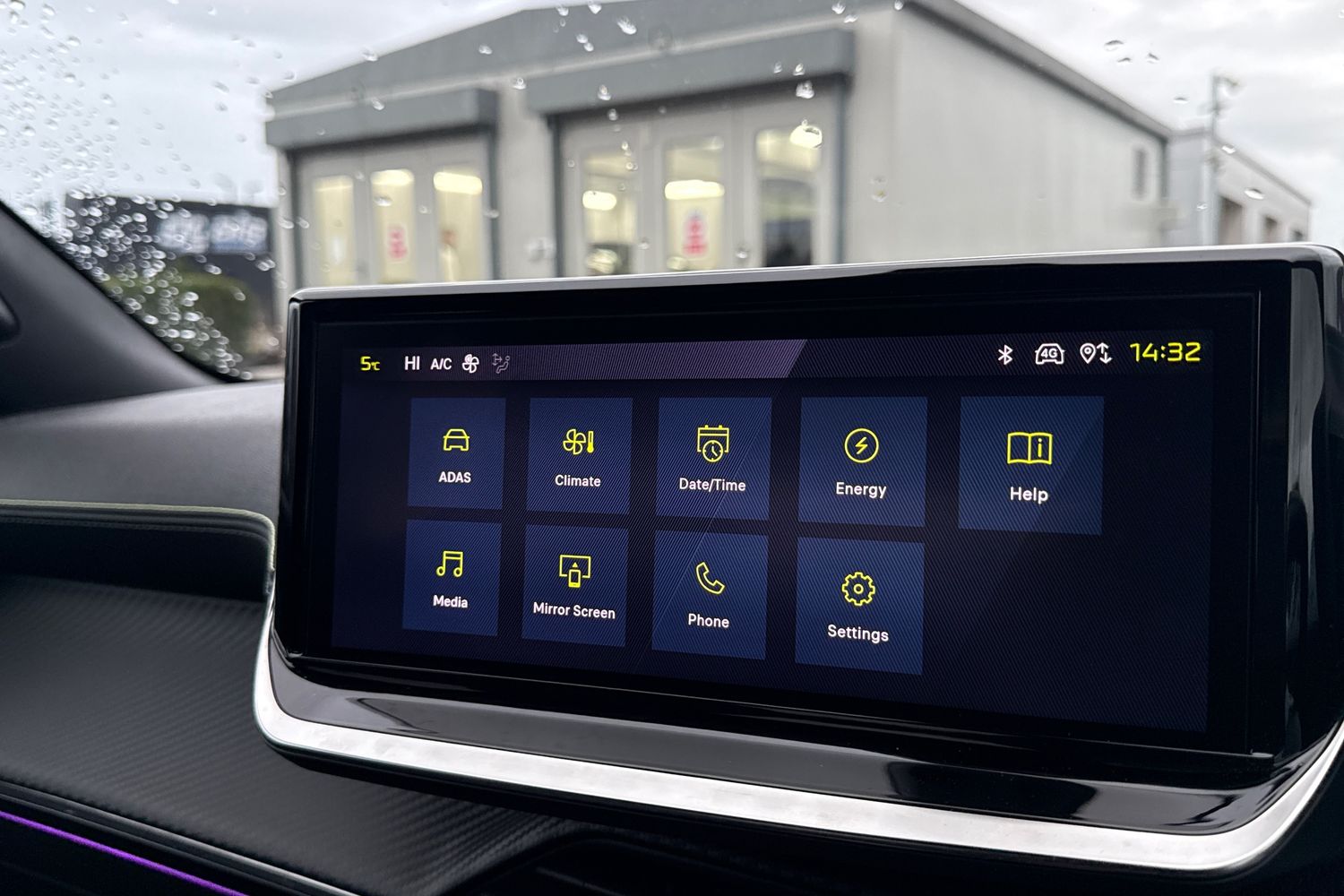 Used Peugeot E-2008 2023 for sale - 77158973: Photo 50