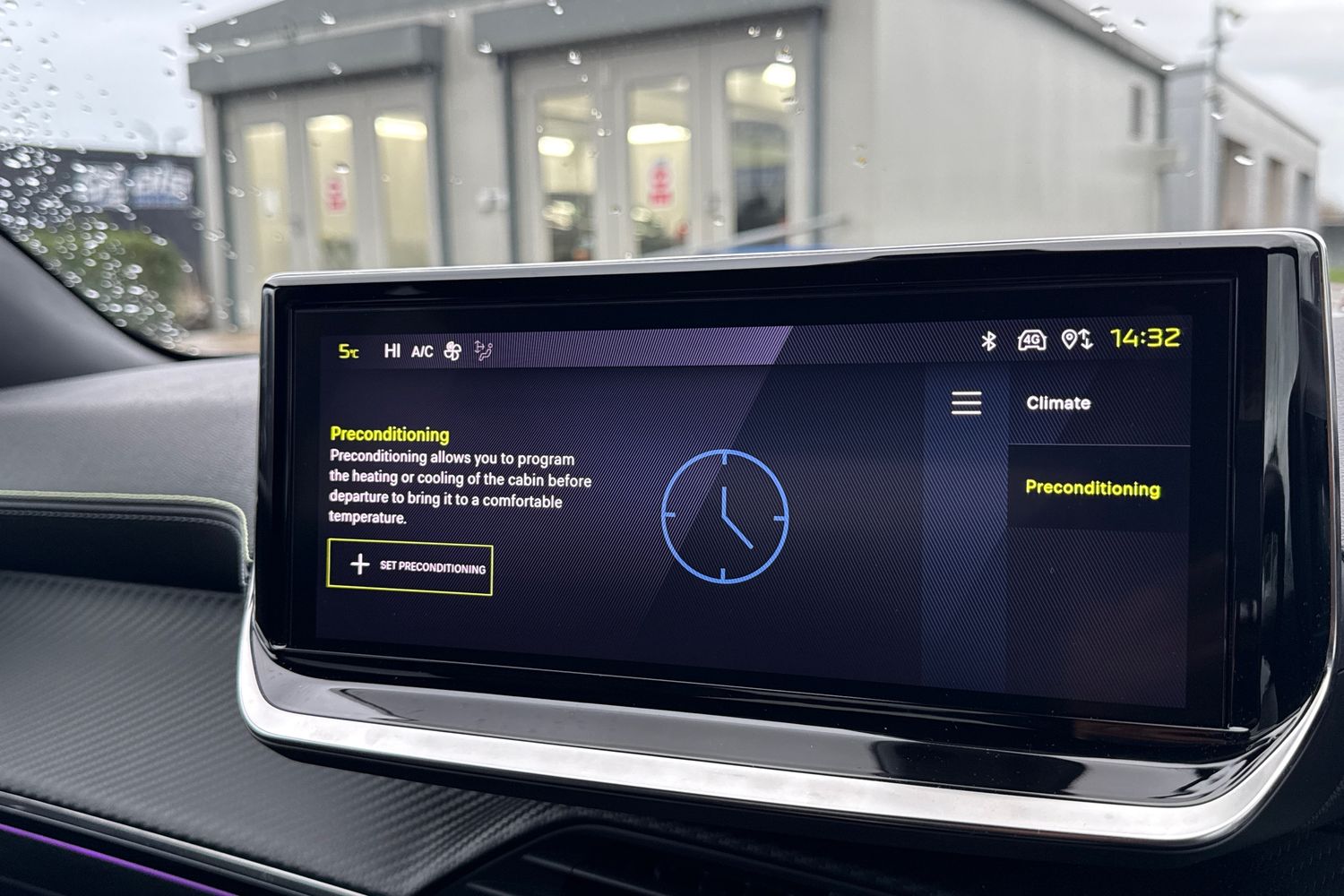 Used Peugeot E-2008 2023 for sale - 77158973: Photo 55