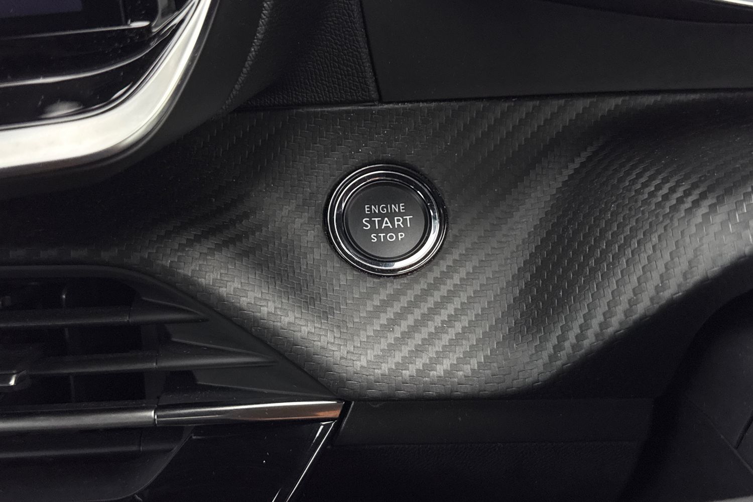 Used Peugeot E-2008 2023 for sale - 77158973: Photo 57