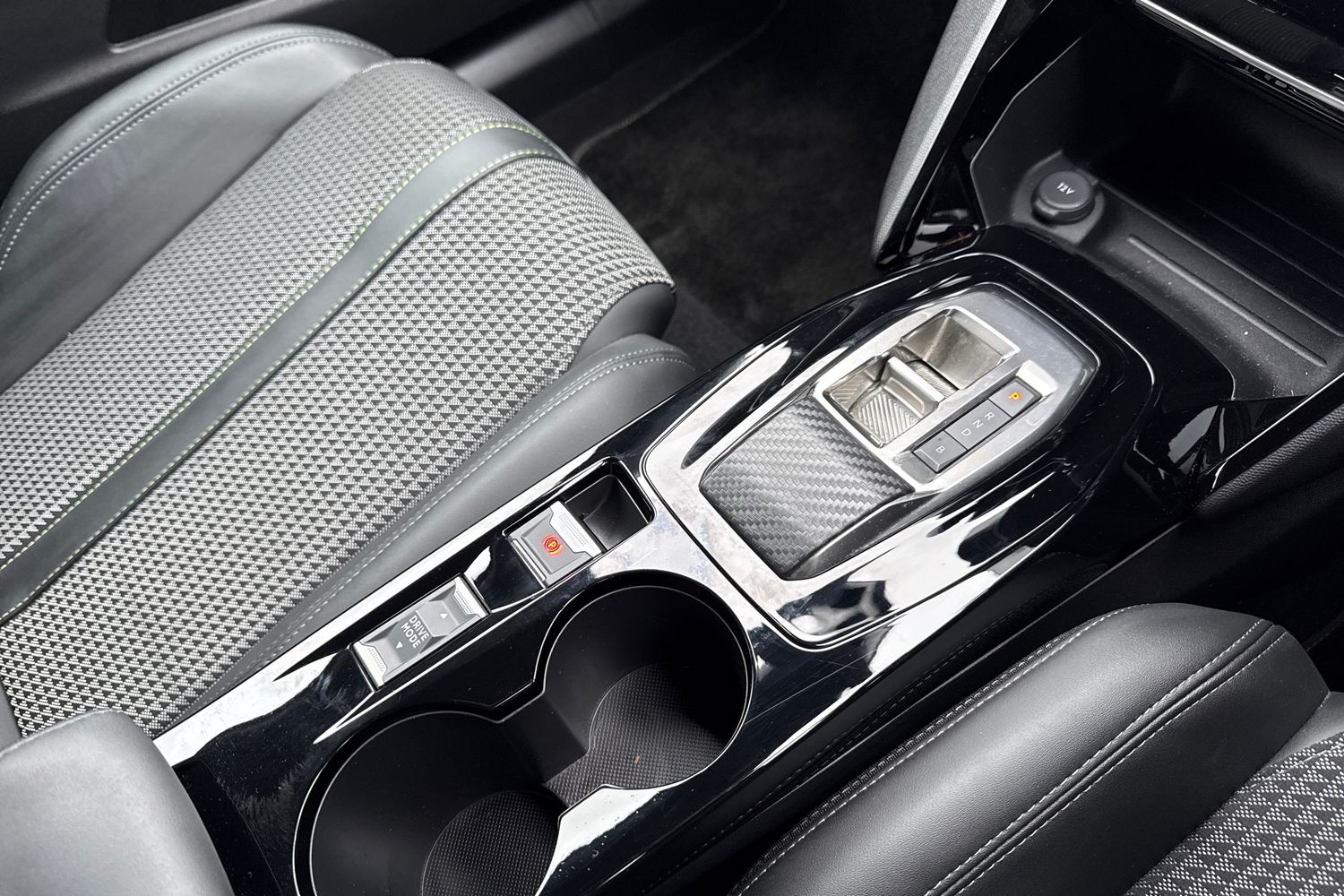 Used Peugeot E-2008 2022 for sale - 77282193: Photo 22