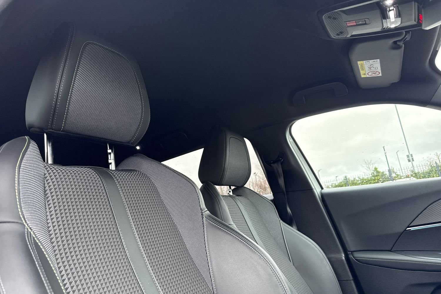 Used Peugeot E-2008 2022 for sale - 77282193: Photo 23