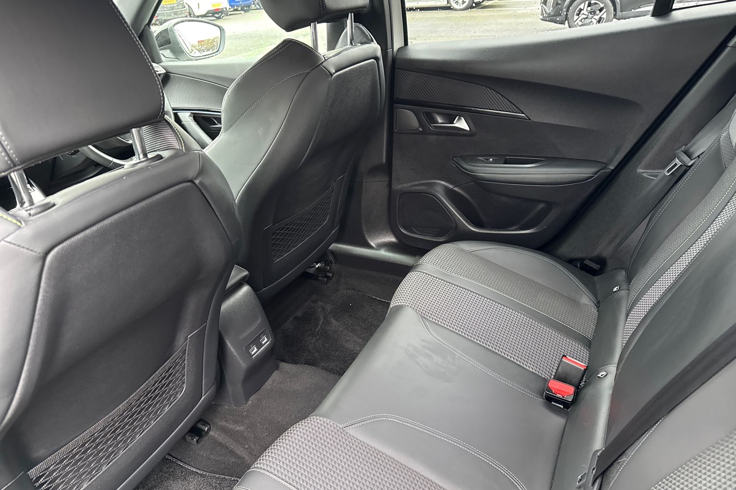 Used Peugeot E-2008 2022 for sale - 77282193: Photo 36