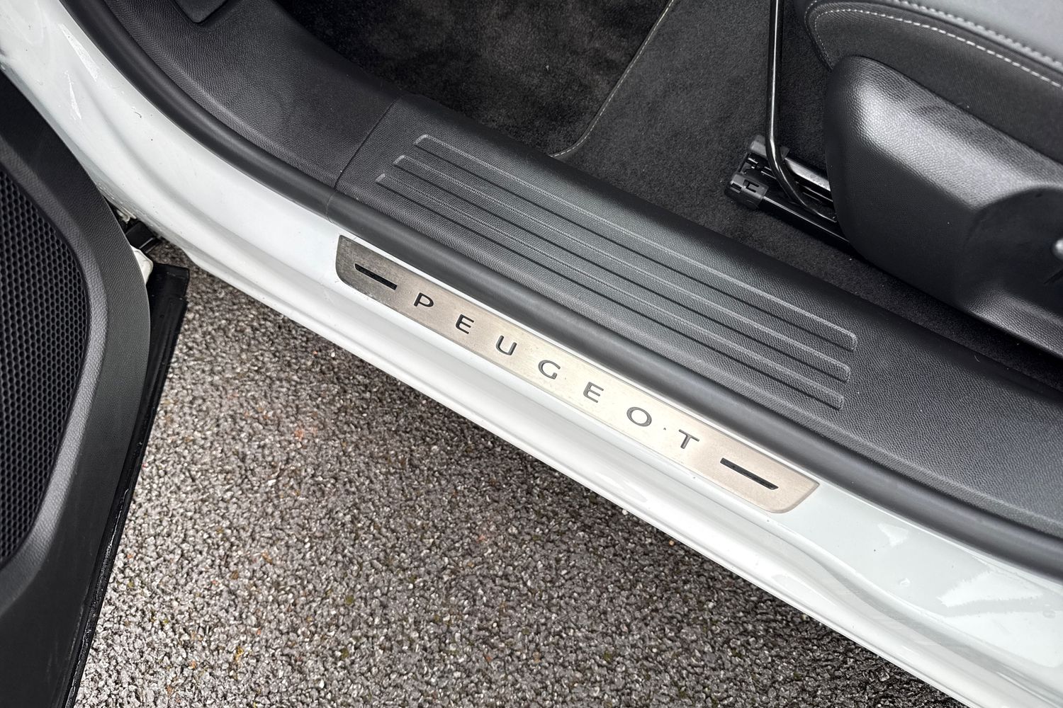 Used Peugeot E-2008 2022 for sale - 77282193: Photo 39