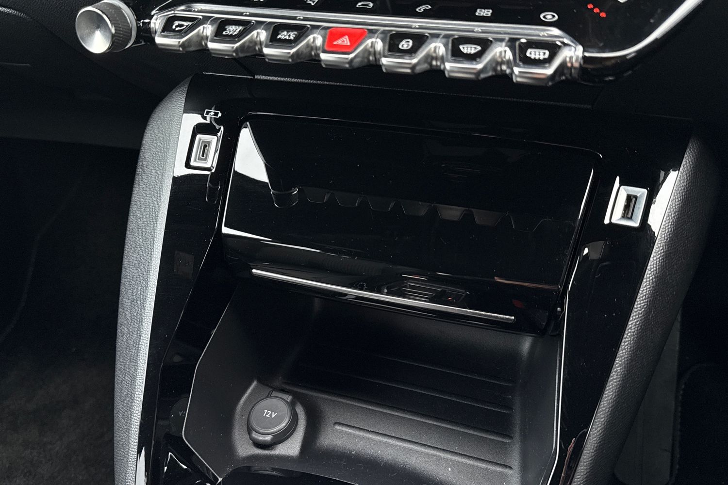 Used Peugeot E-2008 2022 for sale - 77282193: Photo 59